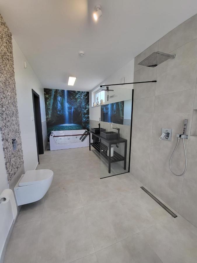 Robson Beach I Sauna, Jacuzzi Мендзыводзе Экстерьер фото