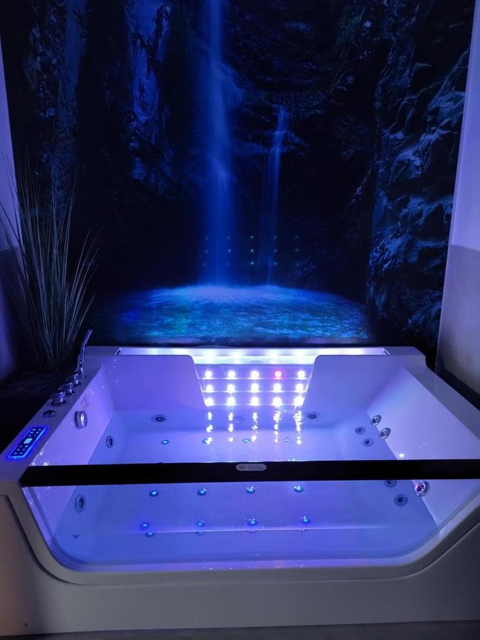 Robson Beach I Sauna, Jacuzzi Мендзыводзе Экстерьер фото